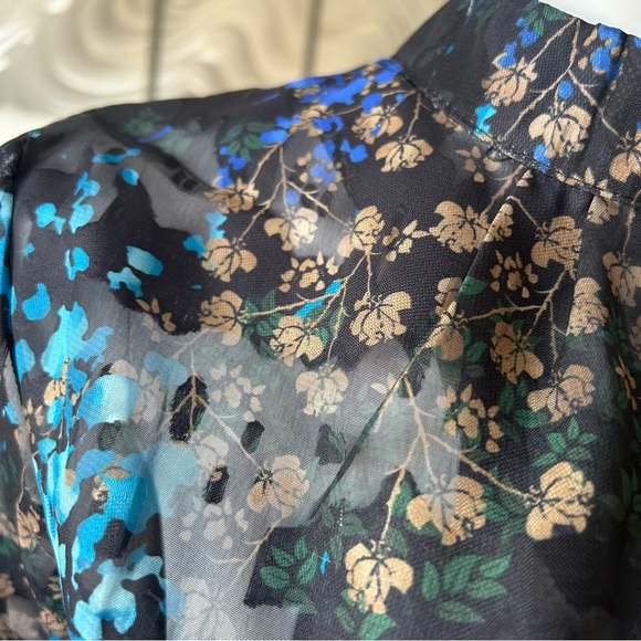 Woman blouse - Picture 6 of 8